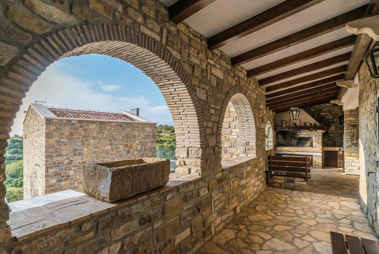 Monte Vila Momjan Villa
