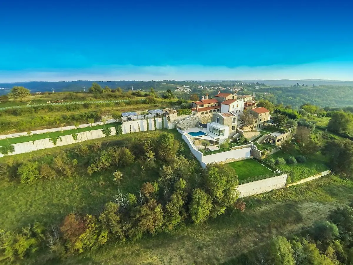 Monte Vila Momjan