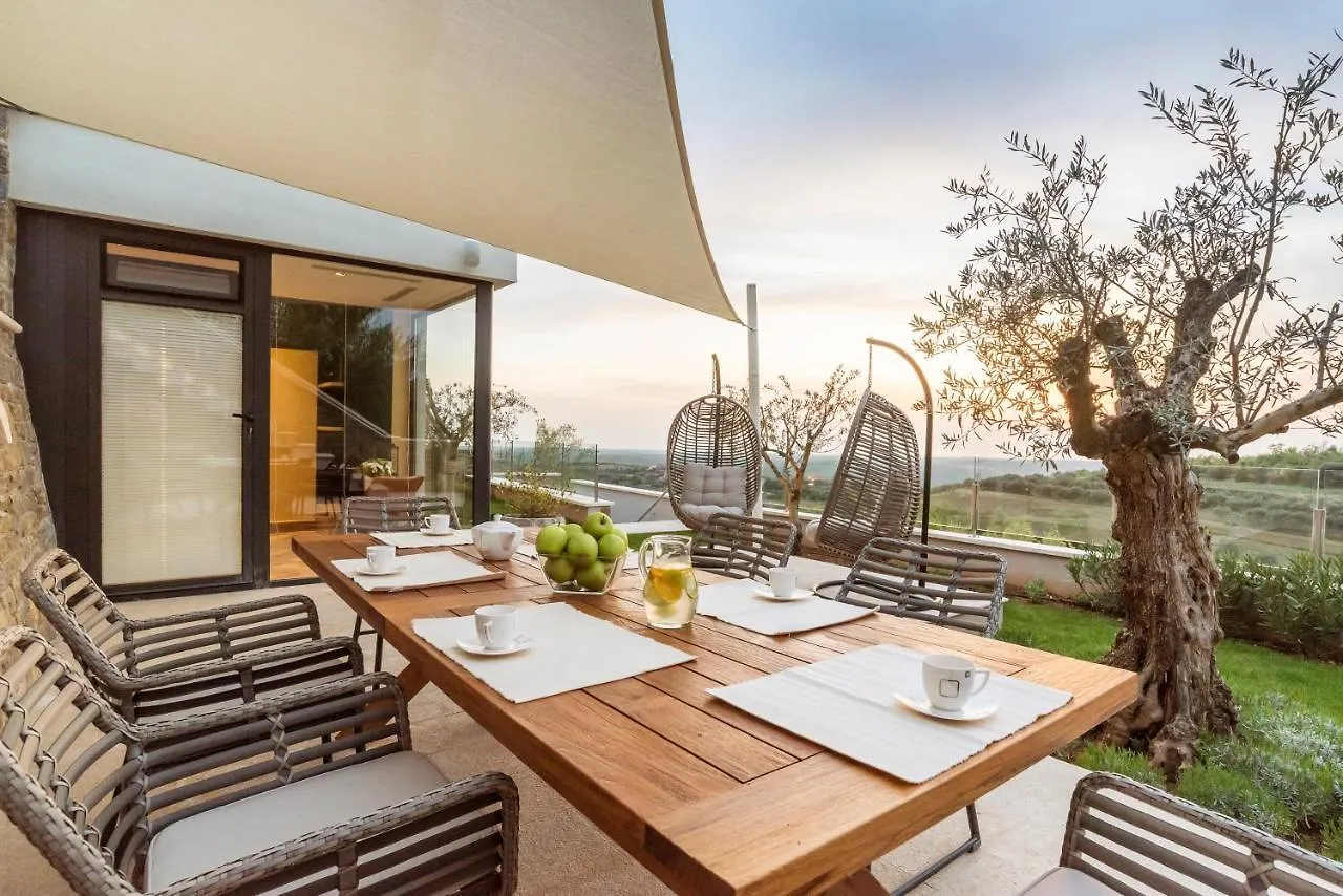 Monte Vila Momjan Villa